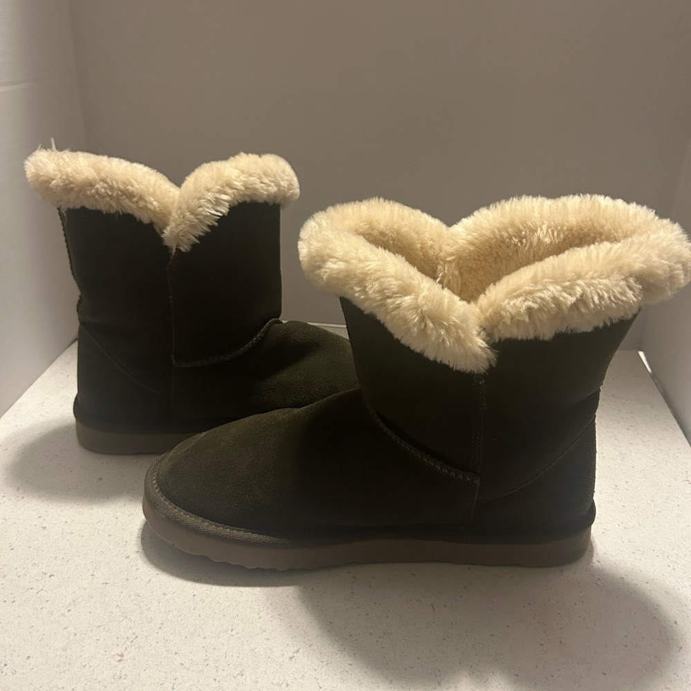 Cozy Style & Co. Shearling-Lined Boots - Picture 6 of 10